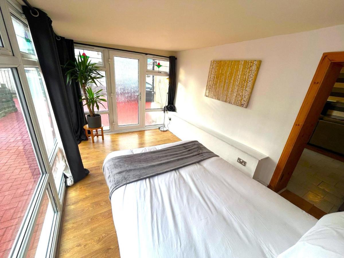 Elegant 2 Bedroom Chalet เอดินบะระ ภายนอก รูปภาพ