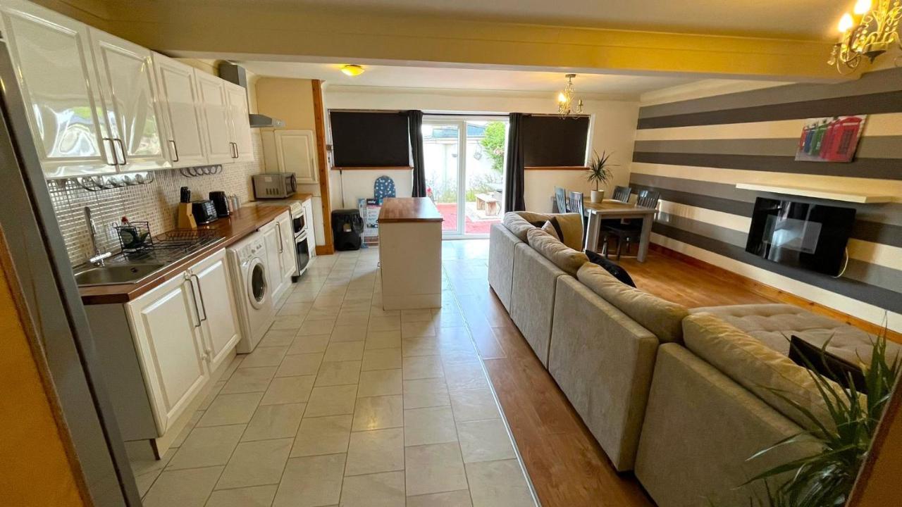 Elegant 2 Bedroom Chalet เอดินบะระ ภายนอก รูปภาพ
