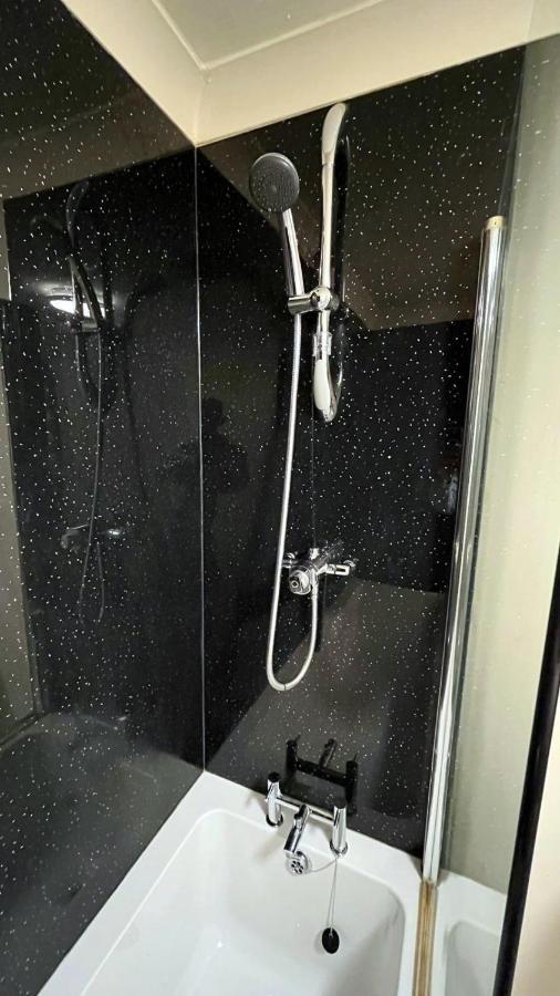 Elegant 2 Bedroom Chalet เอดินบะระ ภายนอก รูปภาพ
